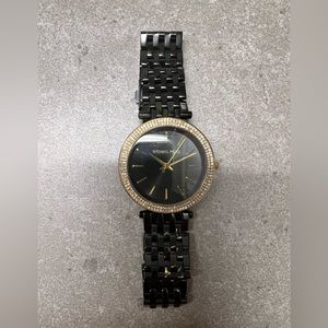Women wrist watch
